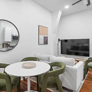 Minimalist Charm 2br 1bath Apartment New York